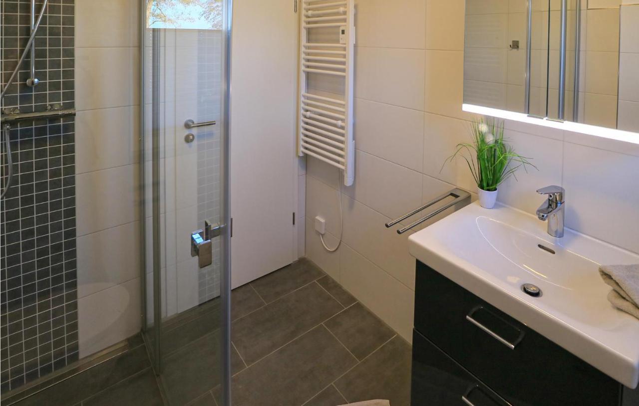 2 Bedroom Cozy Apartment In Rechlin Bagian luar foto